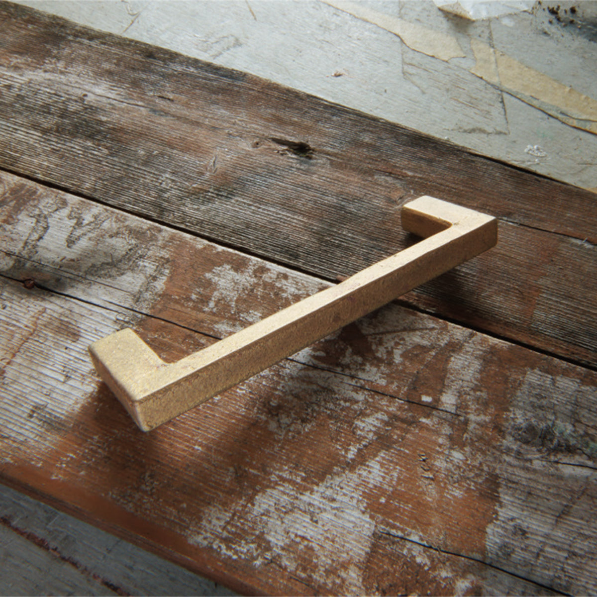 白熊 シロクマ 真鍮鋳物 ハンドル 小 コの字 真鍮色 HB-200